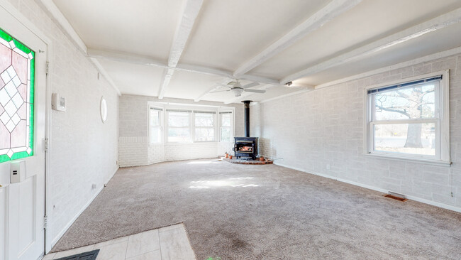 Building Photo - 9300 Taylorsville Rd