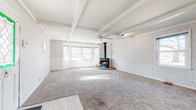 Foto del edificio - 9300 Taylorsville Rd