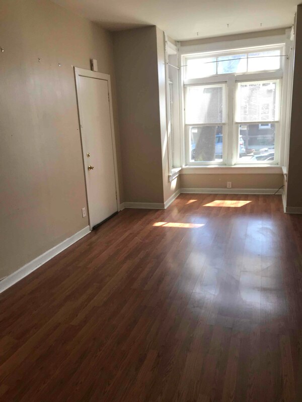 Building Photo - 3608 S Hermitage Ave