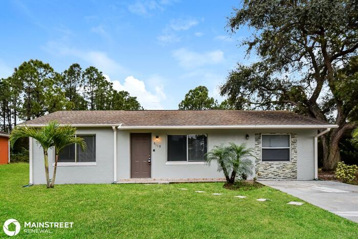 Foto principal - 5119 5th St W