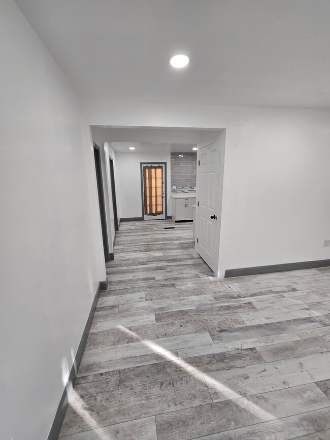 Foto del edificio - 1056 Geers Ave