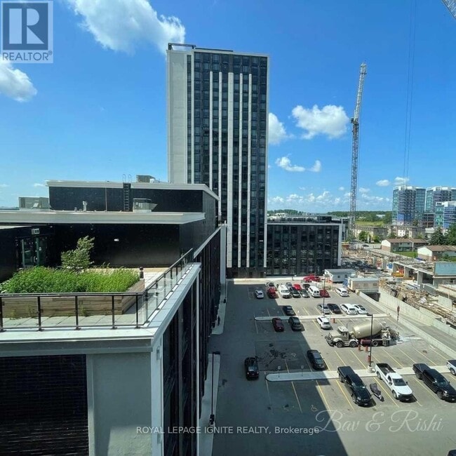 Building Photo - 330 Phillip St