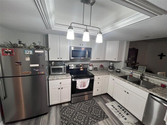 Building Photo - 14555 Wunderlich Dr
