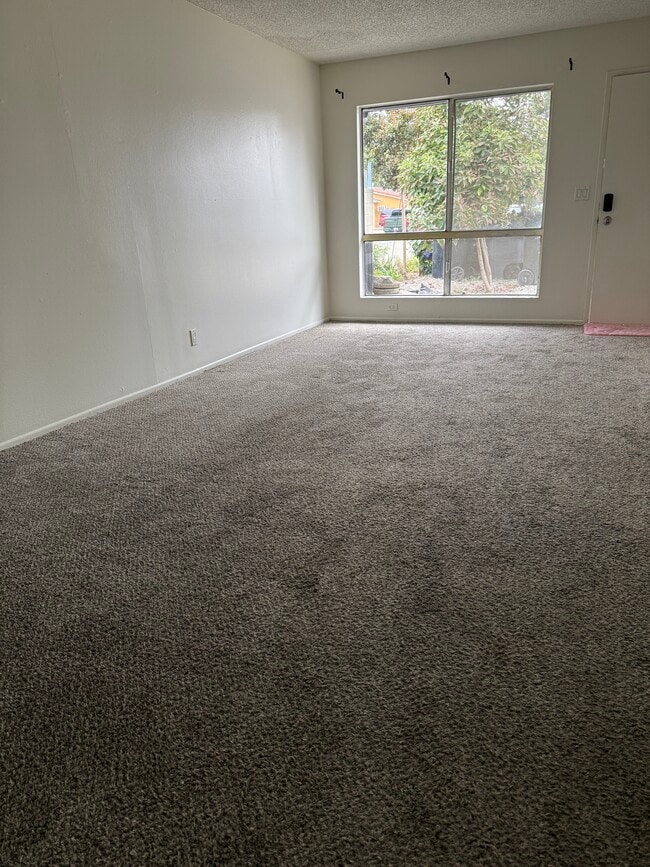 Building Photo - 305-302 N Dwyer Pl