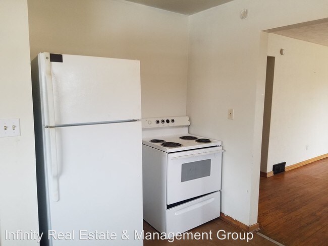 Foto del edificio - 618-618-1/2 10th St SE