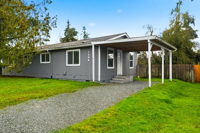 Building Photo - 1506-1506 110th St S