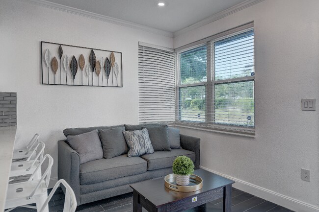 Foto del edificio - 2608 W Swann Ave