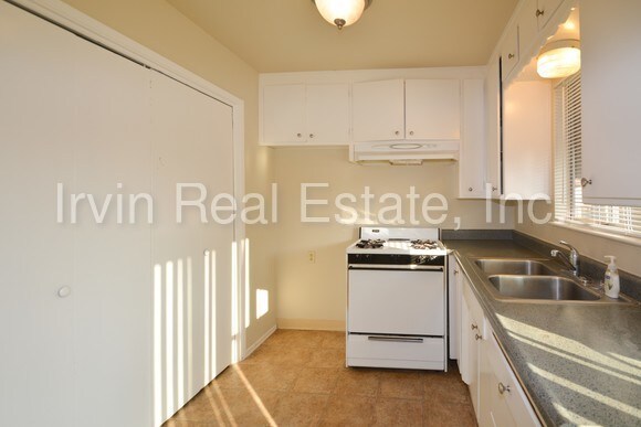 Building Photo - 1700 Carver Ct