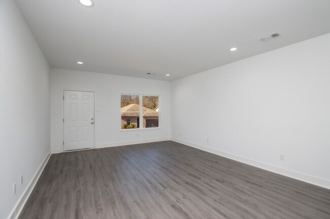 Foto del edificio - 1611 Nichols Rd