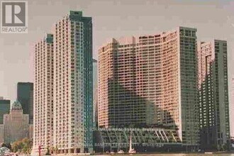 Building Photo - 33 Harbour Square