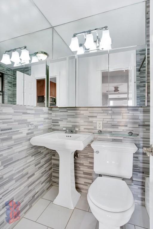 Foto del edificio - 380 E 10th St