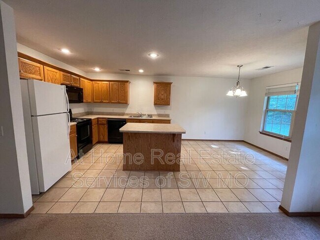 Foto del edificio - 1496 Riverside Rd
