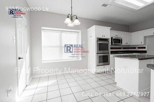 Foto del edificio - 920 Dogwood Ln