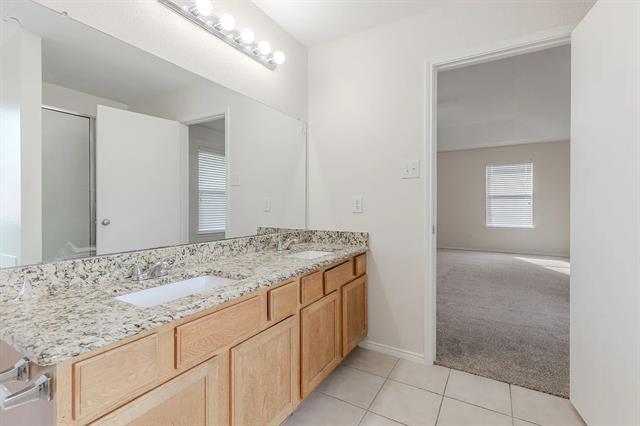 Foto del edificio - 5828 Pebble Ridge Dr