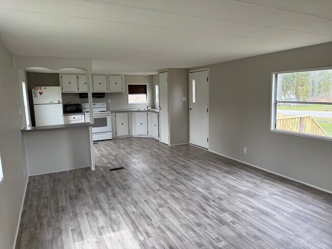 Foto del edificio - Stone Road Trailer