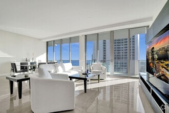 Building Photo - 3100 N Ocean Dr