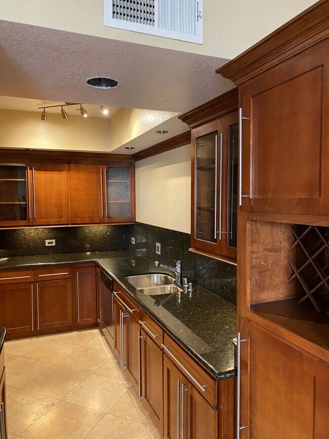 Foto del edificio - Dual Master 2 Bed 2.5 Bath - Walk-up townhouse at Atria!