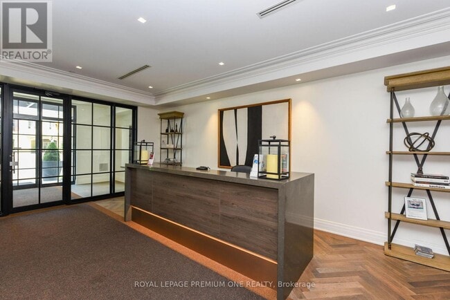 Building Photo - 571 Prince Edward Dr N