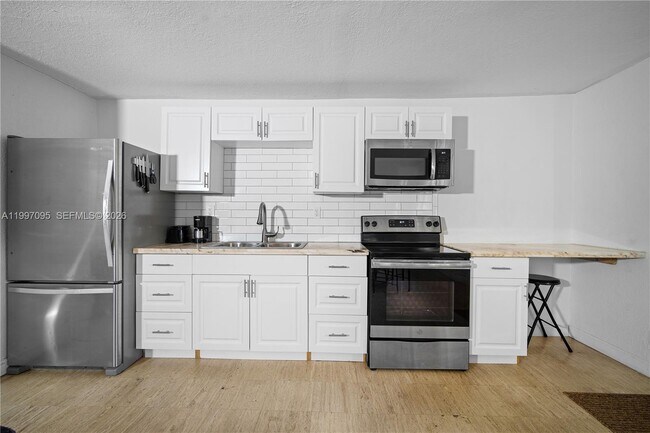 Foto del edificio - 1181 NE 160th St