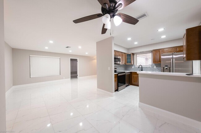 Foto del edificio - 120 SW 29th Terrace