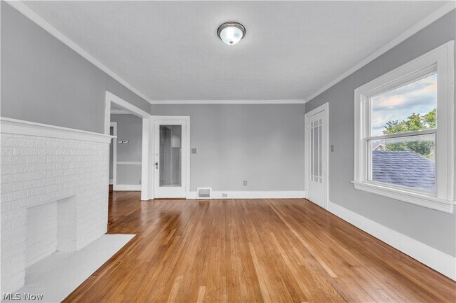Building Photo - 4952 E 106th St