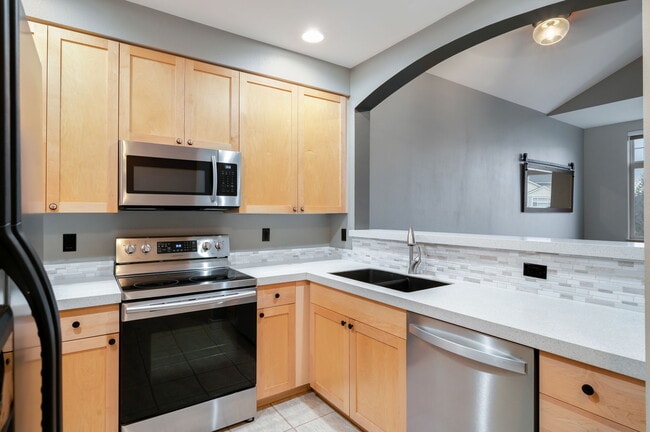 Building Photo - 5600 Harbour Pointe Blvd