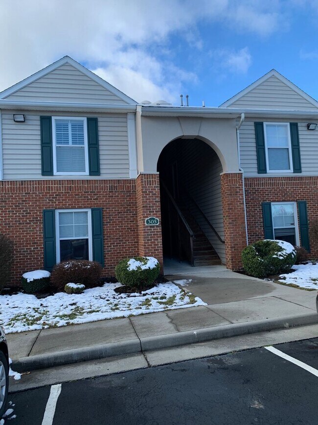 Building Photo - 211 S Knollwood Dr