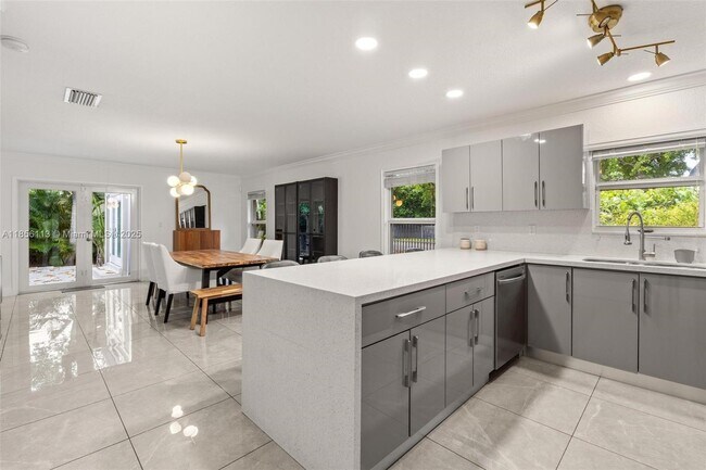 Foto del edificio - 1081 NE 132nd St