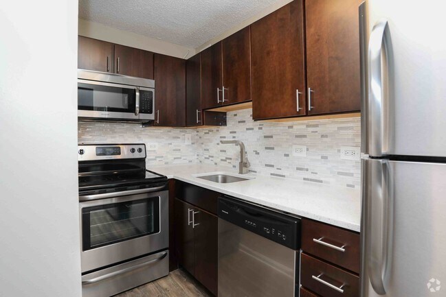 1 habitación, 1 baño - 576 pies cuadrados - Junior - Cortland at McLean