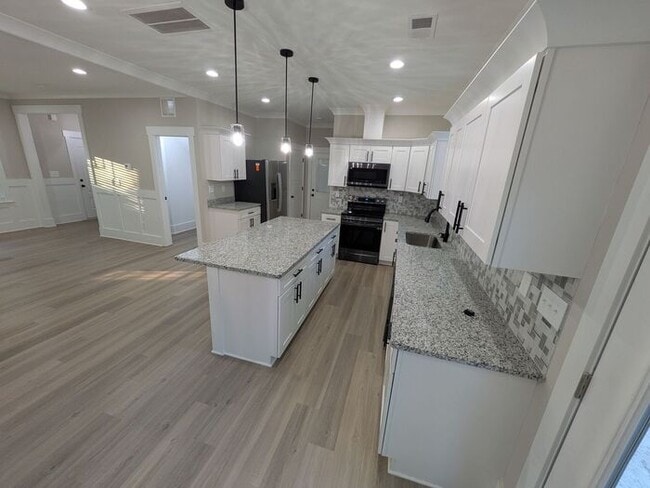 Building Photo - Stunning 3BD/2.5BA Home in Charlotte!