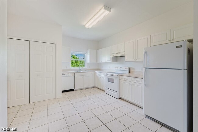 Foto del edificio - 5612 Rose Garden Rd