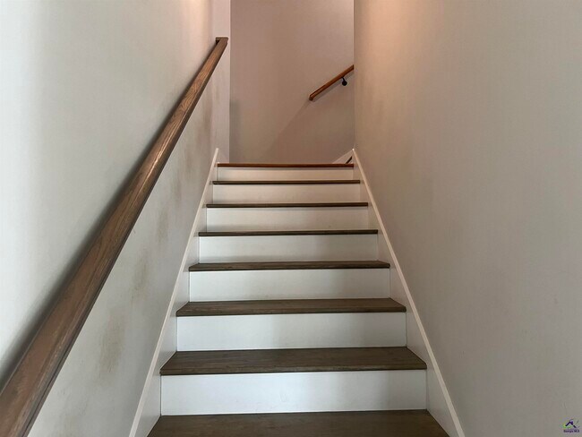 Foto del edificio - 122 Rolling Woods Cir