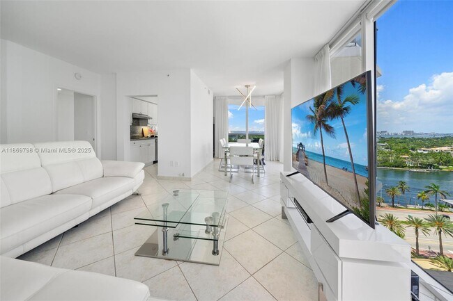 Foto del edificio - 4779 Collins Ave