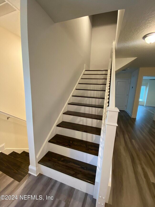 Building Photo - 130 Clifton Bay Lp