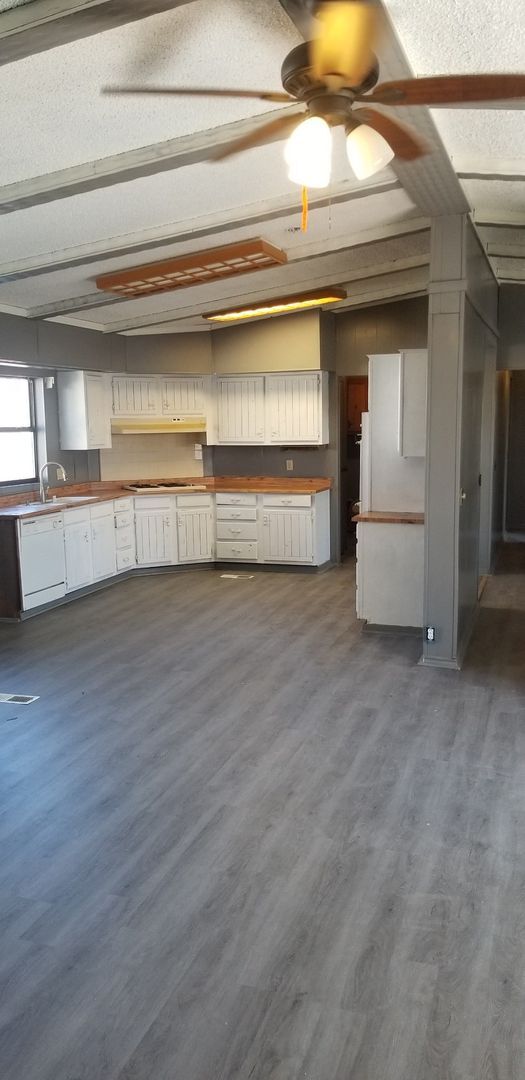 Building Photo - LARGE UPDATED MOBILE HOME  W A SHOP