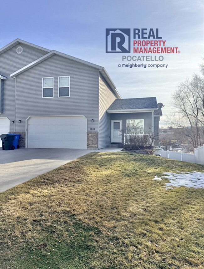 Building Photo - 3 bed 2.5 bath 2 car garage house - pets negotiable