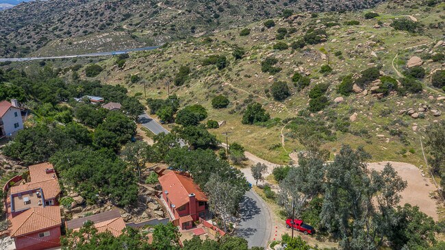 Foto del edificio - 7834 Lilac Ln