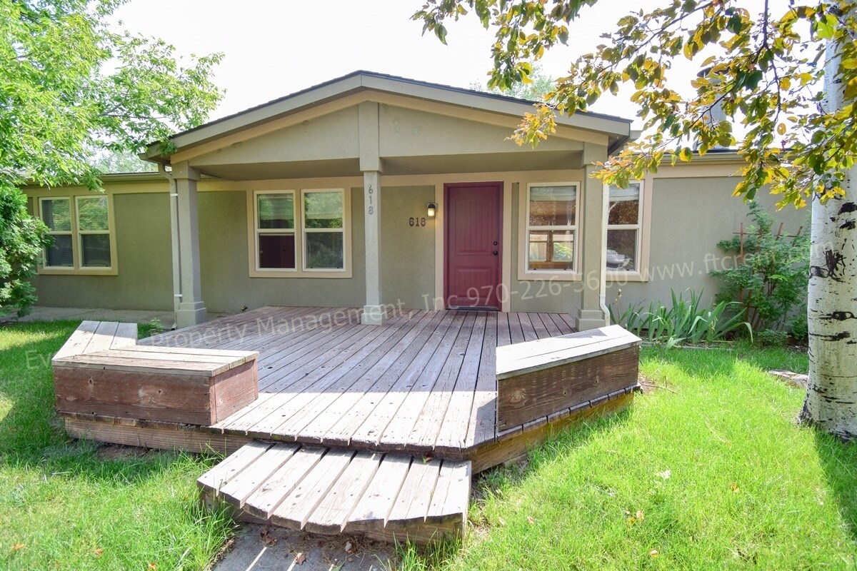 Foto principal - Stunning, Updated 2 Bedroom, 2 Bath House ...
