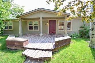 Building Photo - 618 Ponderosa Dr