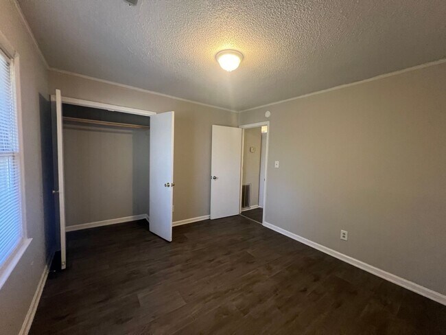 Foto del edificio - Move-in Ready!