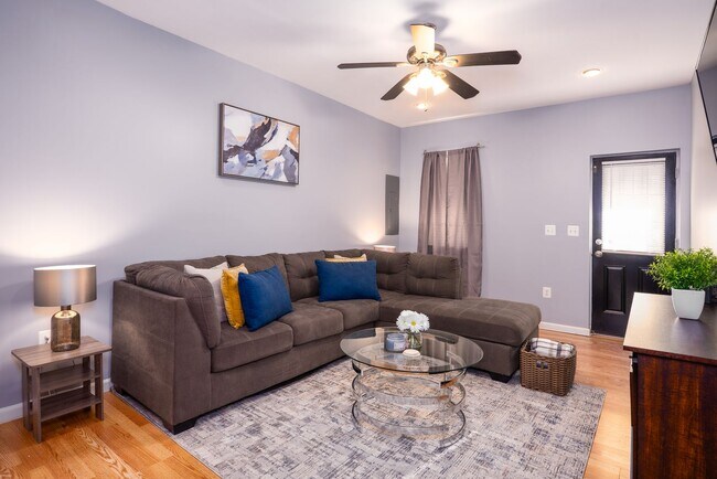 Building Photo - Charming Urban Living: 2BR Townhome with Modern Amenities in Pigtown