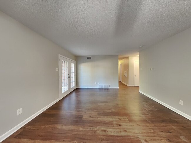 Foto del edificio - 4820 Grove St