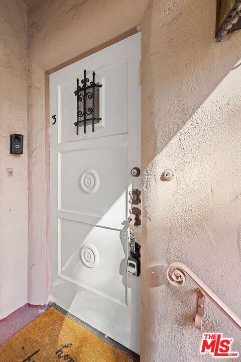 Foto del edificio - 1142 S Clark Dr