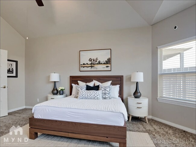 Building Photo - 6327 Sycamore Run