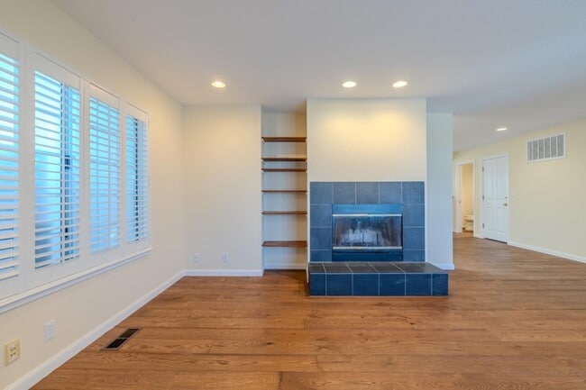 Building Photo - 350 6th St