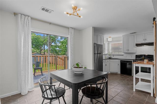 Building Photo - 4733 Calmont Ave