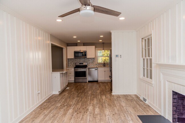 Foto del edificio - Settle in to this beautiful 3 bed 3 bath in Mechanicsville!