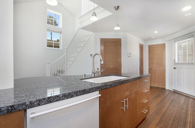 Foto del edificio - 5-205 Agate Ave
