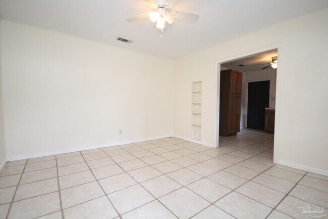 Foto del edificio - 703 N 72nd Ave