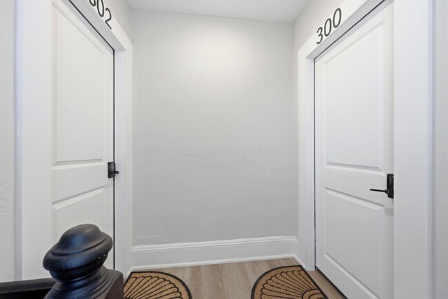 Foto del edificio - 300 E 3rd St